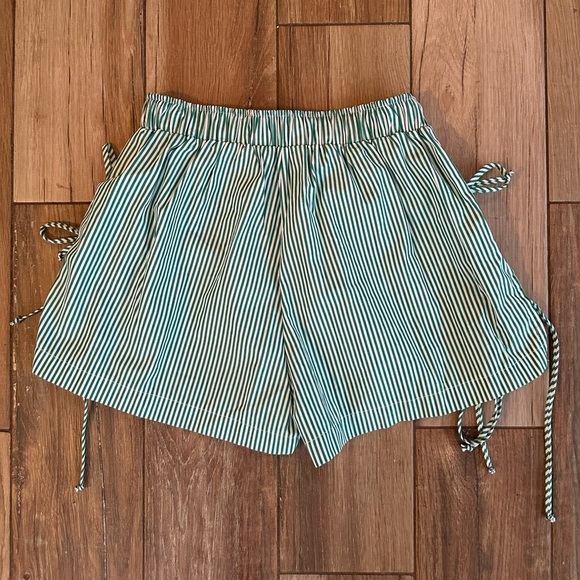 NWT Lisa Says Gah Ella Green Tie Shorts Size Small - Picture 3 of 7